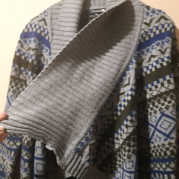 Forever 21 Shawl Poncho/Sweater Argyle/Dimond - Picture 3 of 10